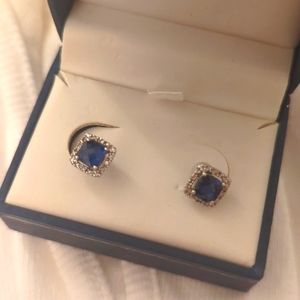 Blue sapphire earrings with diamonds